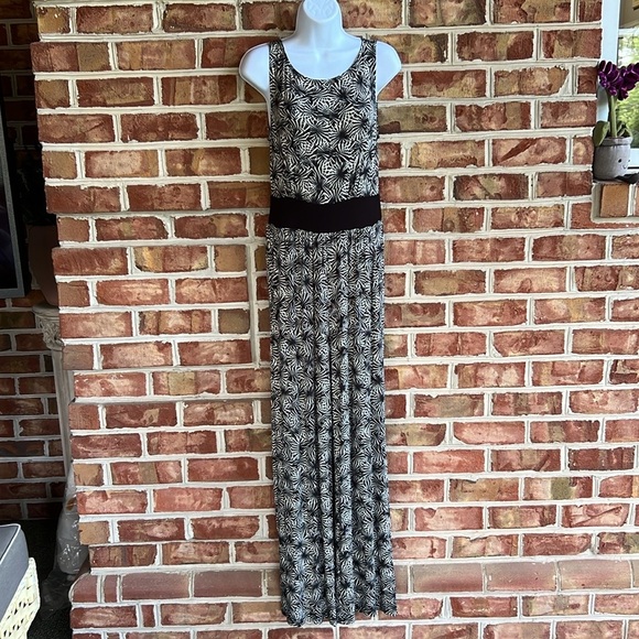 Weston black and white stretch rayon tank jumpsuit with v back. Size small - Picture 1 of 14